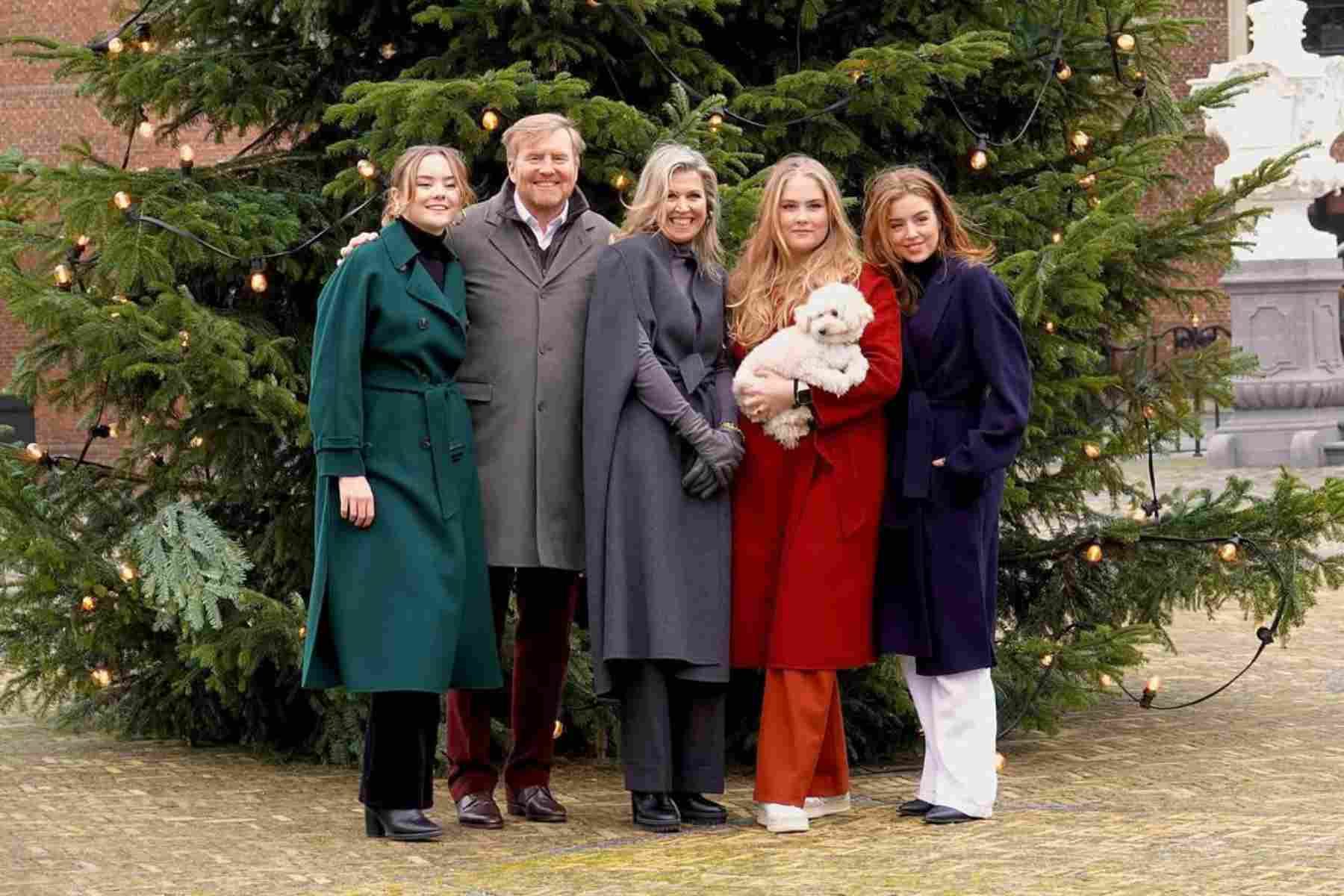 Los reyes de Holanda, Guillermo y Máxima junto a sus hijas.