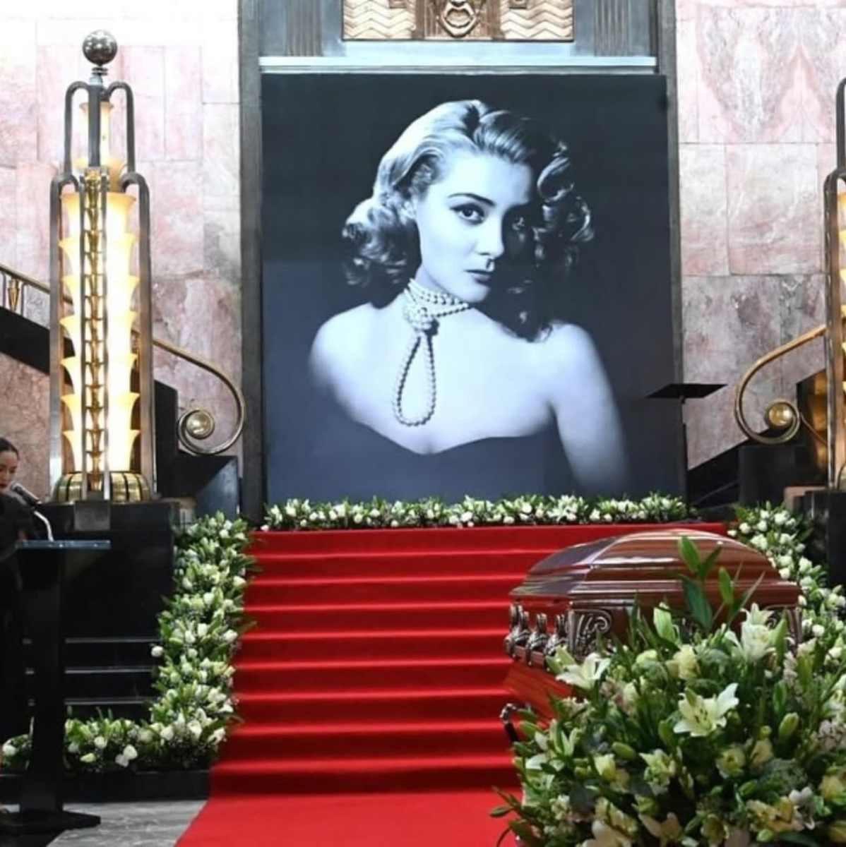 Silvia Pinal recibió un homenaje de cuerpo presente en el Palacio de Bellas Artes.