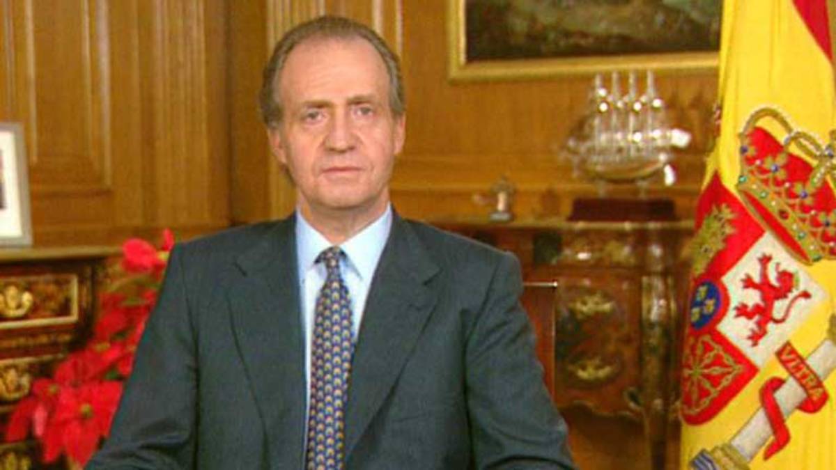El rey Juan Carlos I de España durante su mensaje navideño en 1994.