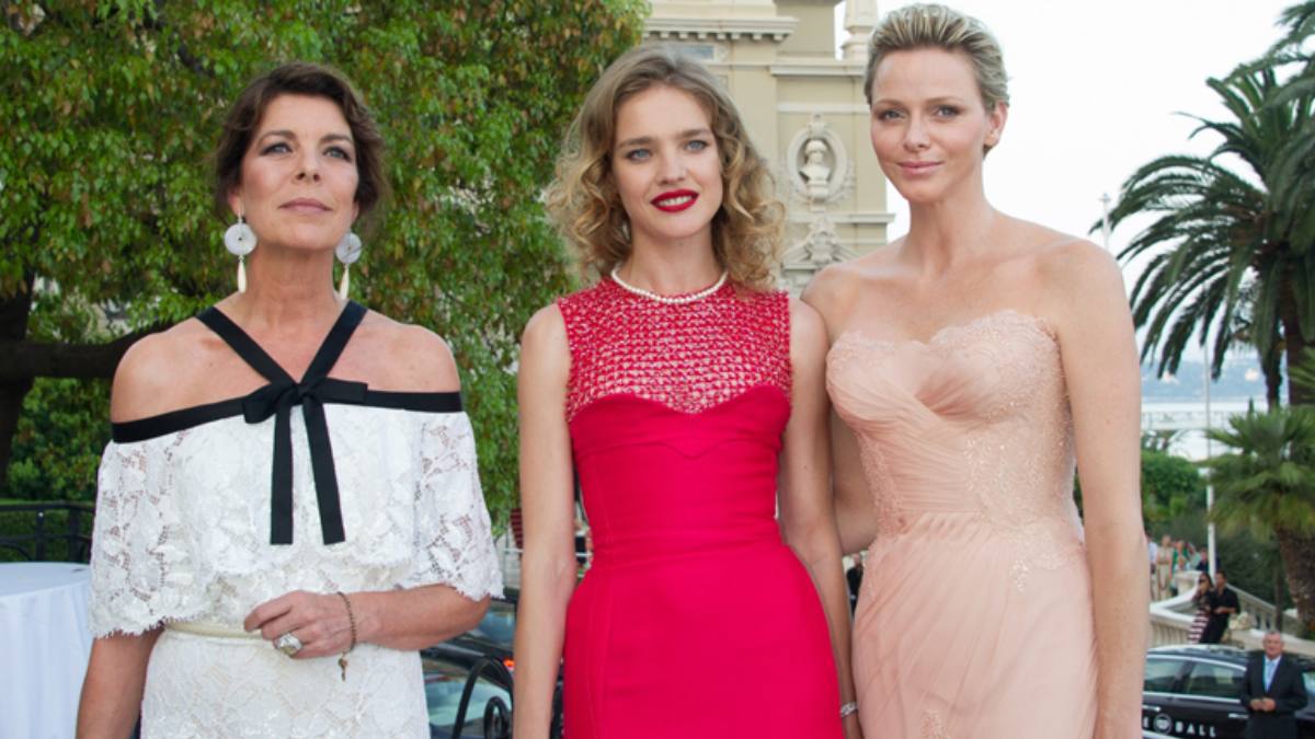 La princesa Carolina, Natalia Vodianova y Charlène de Mónaco.