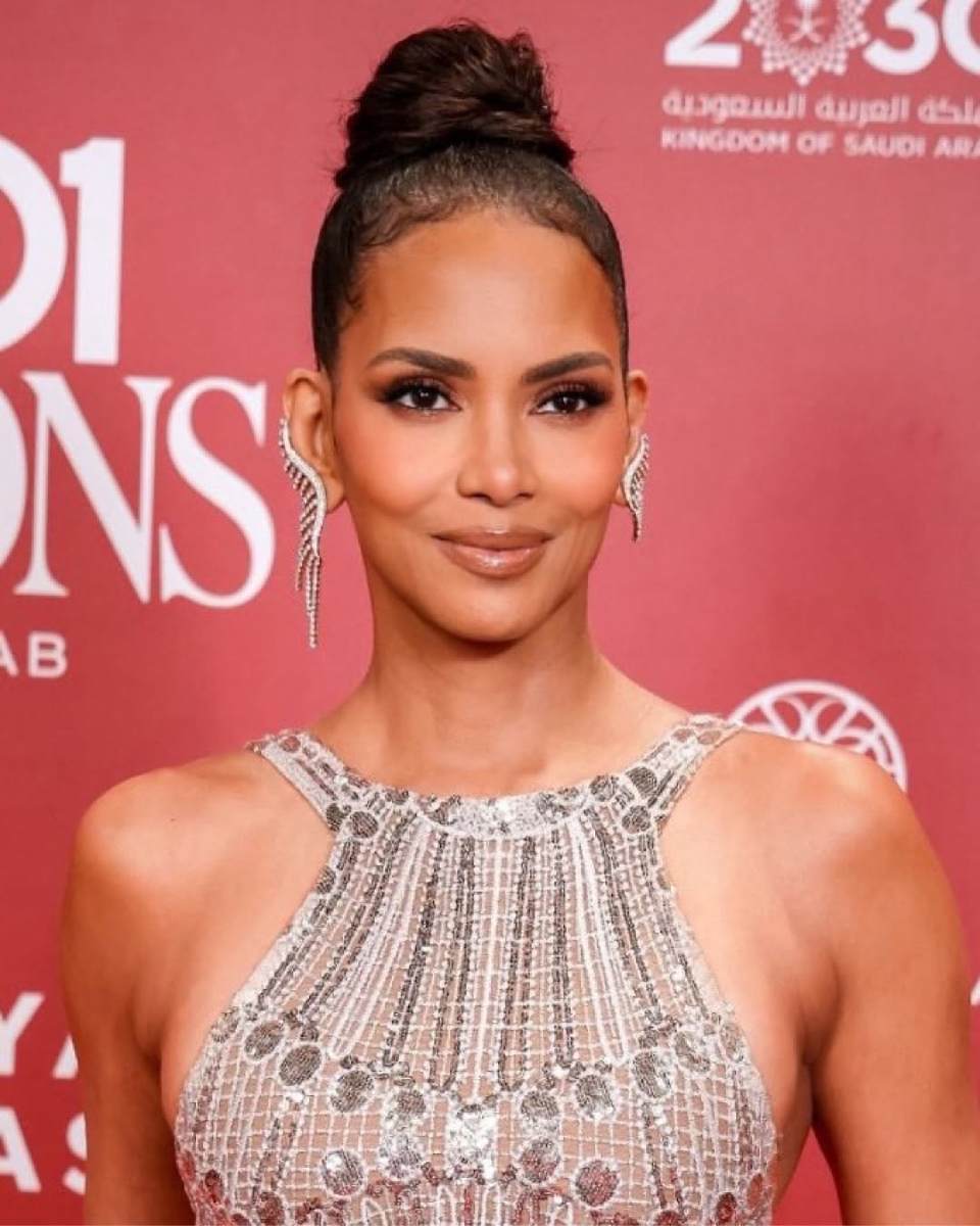 Halle Berry ayuda con la donación de su guardarropa íntegro tras los incendios en Los Ángeles.