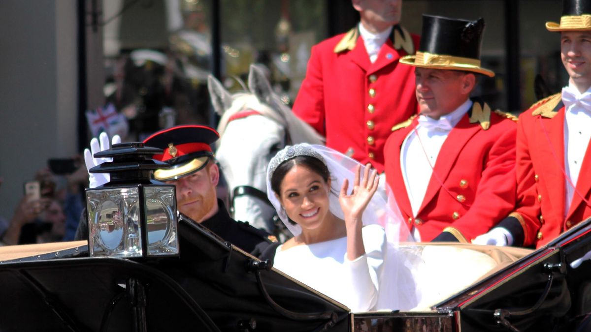 Un reportaje de Vanity Fair recoge testimonios de excolaboradores de Meghan Markle, donde coinciden de la mala experiencia que vivieron junto a ella.