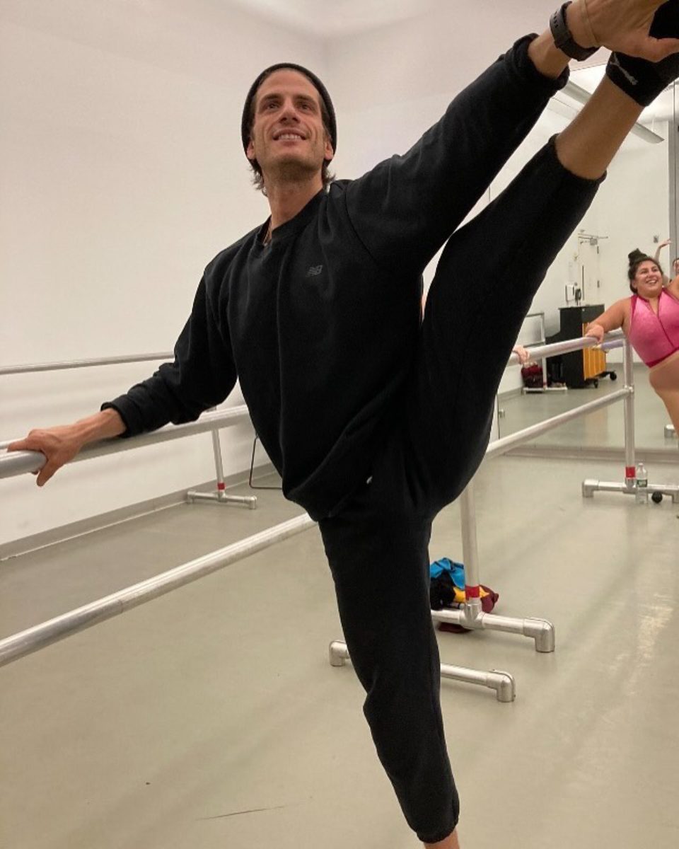 Jack Schlossberg es aficionado a los deportes, entre ellos, al ballet.