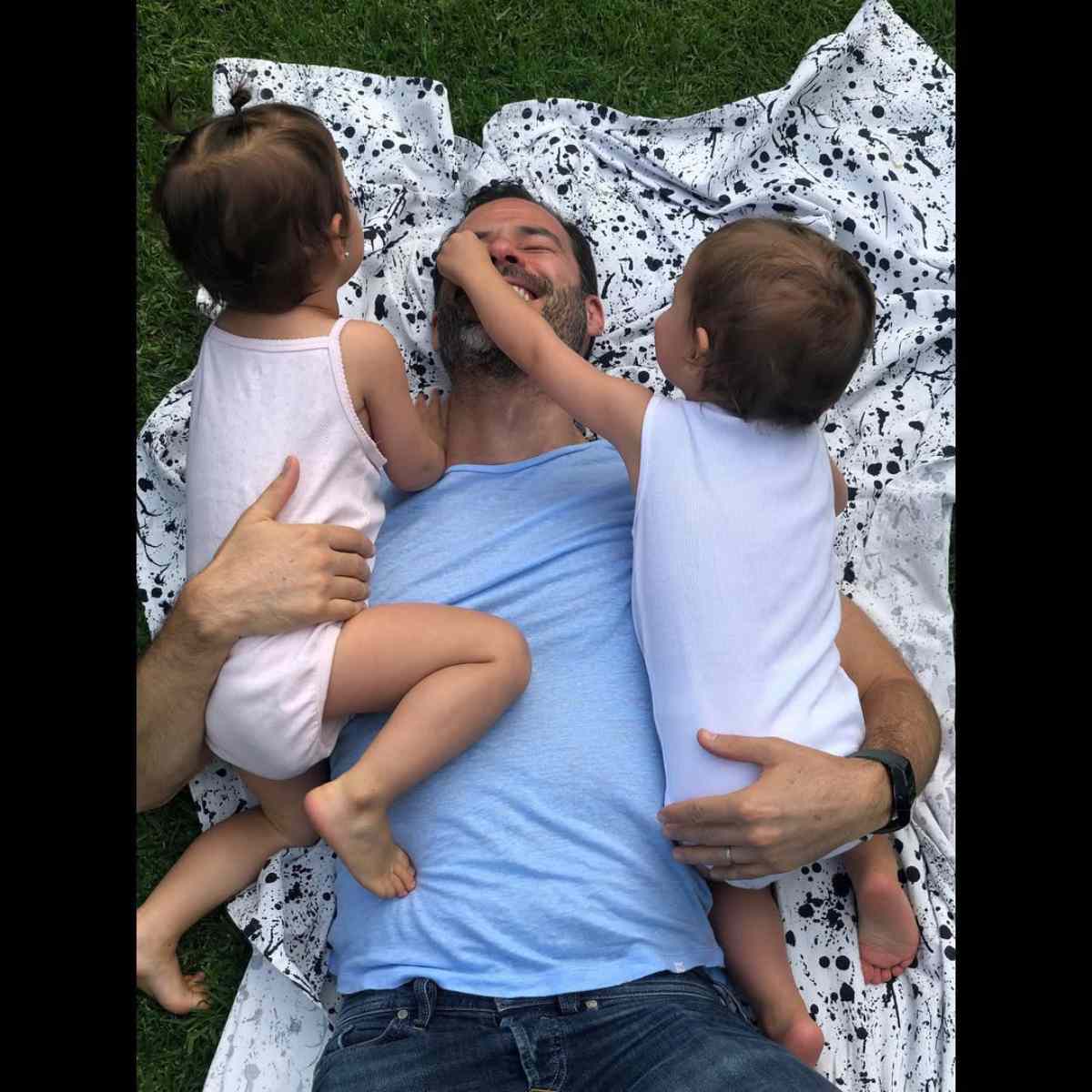 Emiliano Salinas y Ludwika Paleta son padres de los mellizos Bárbara y Sebastián.