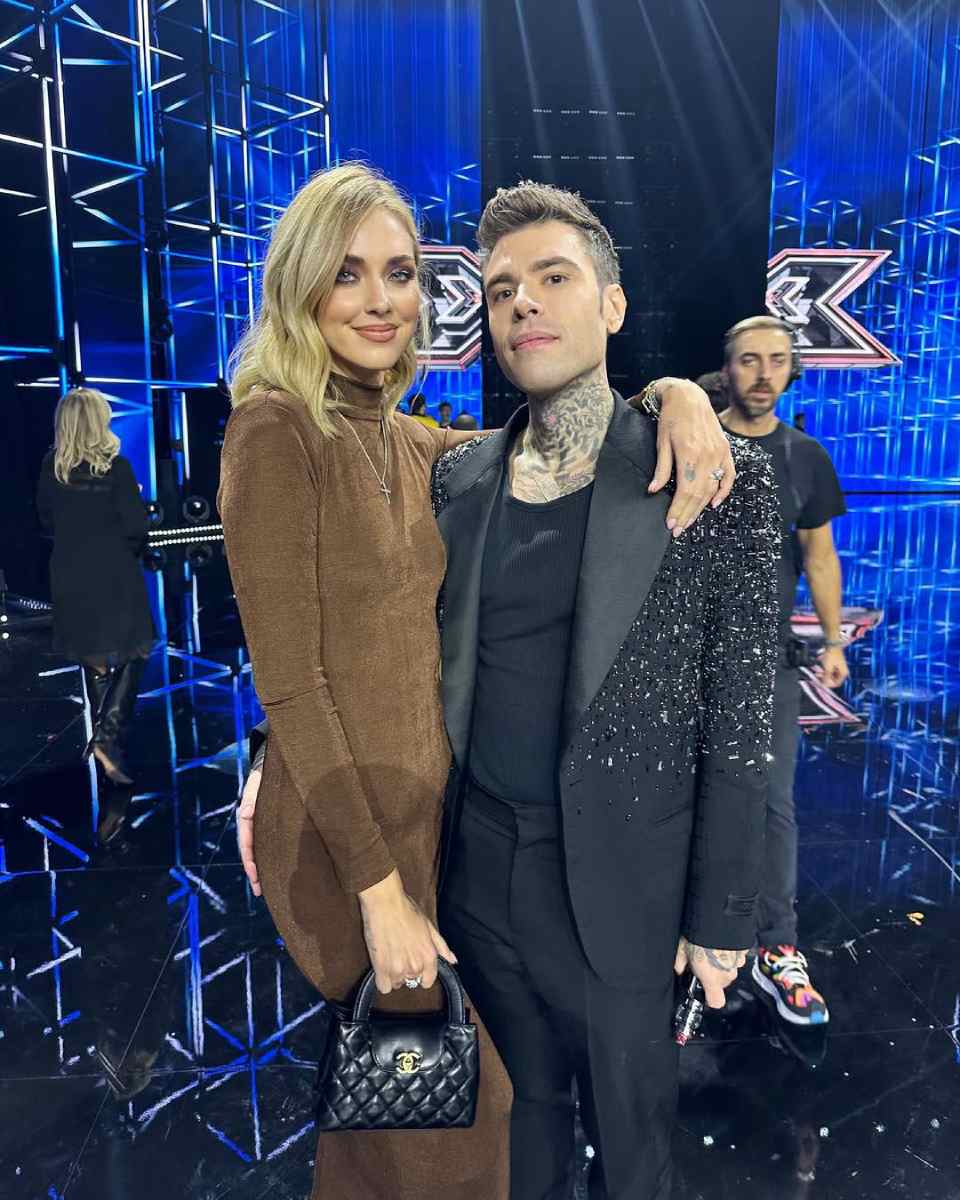 Durante su relación con Chiara Feragni, Fedez tuvo una amante con la que salió alrededor de 6 años de nombre Angelica Montini.