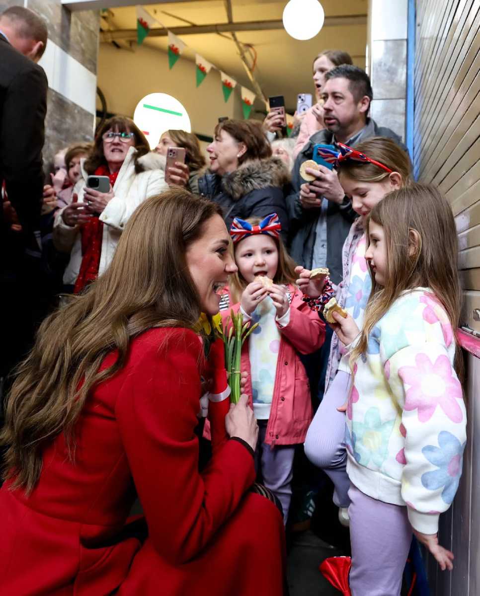 Kate MIddleton compartió en Pontypridd, en Gales, su receta para hacer mermelada de ciruela.