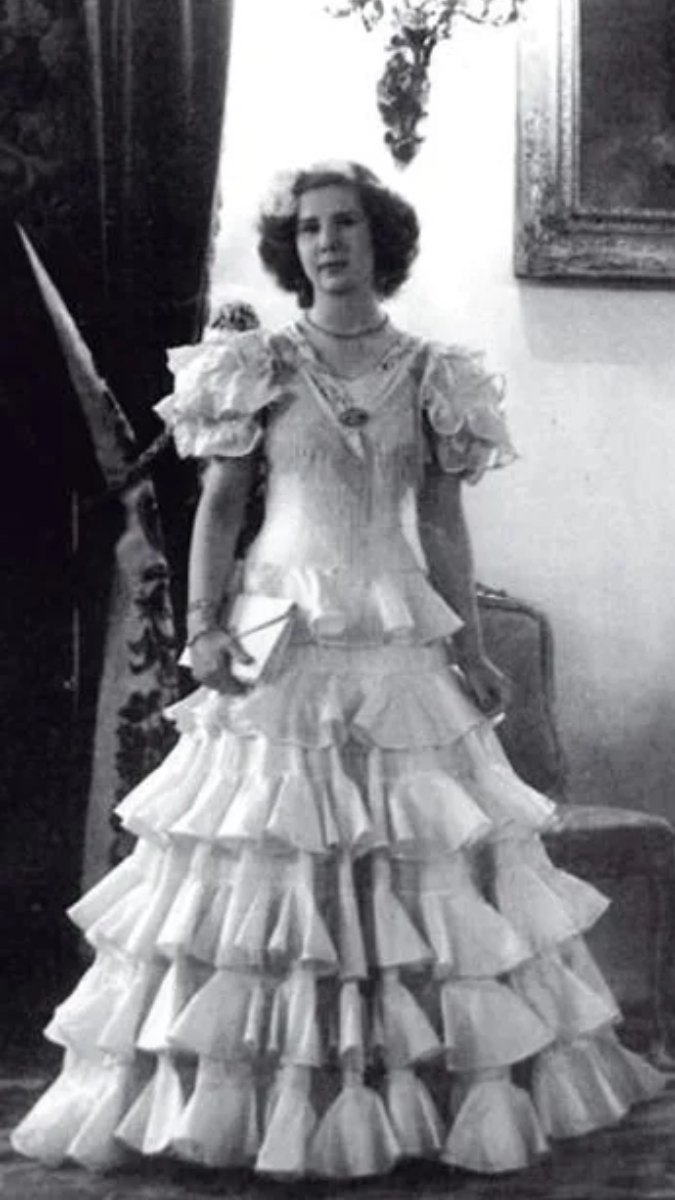 María del Rosario Cayetana Fitz-James Stuart y de Silva, conocida como Cayetana de Alba o la duquesa de Alba. 