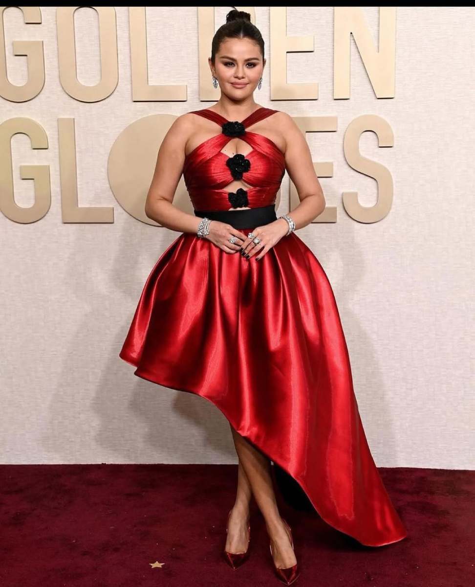 Selena Gomez en los Golden Globes 2024.