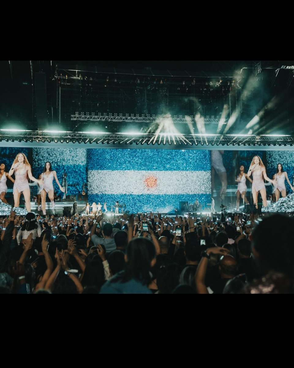 Shakira se presentó con éxito en el Campo Argentino de Polo.