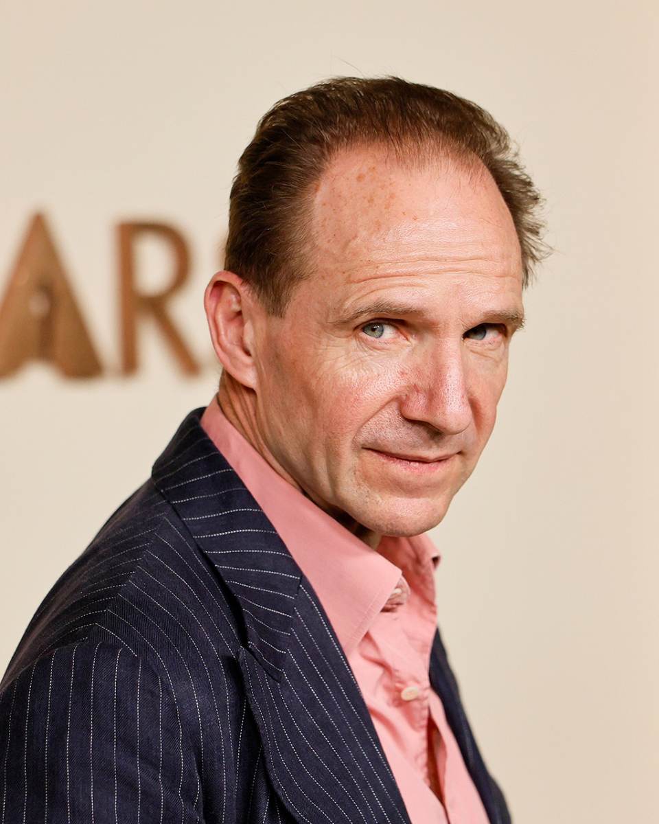 Ralph Fiennes fue protagonista en la pasada entrega de premios al estar nominado por su papel en la cinta "Cónclave". 