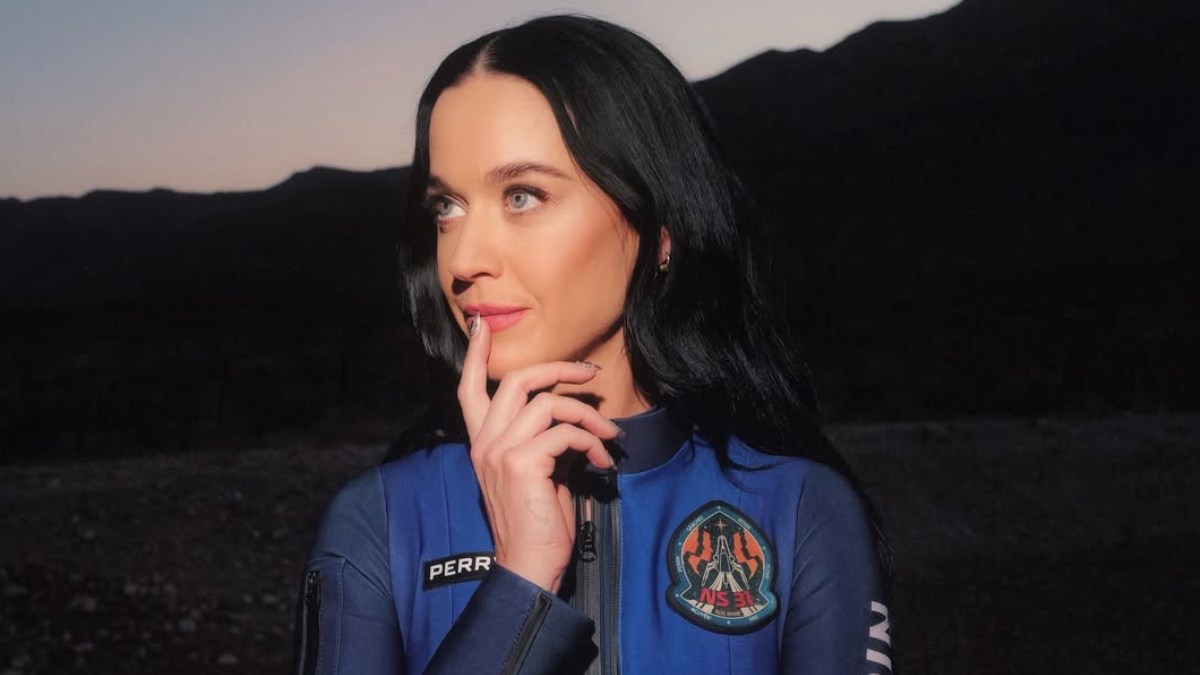 Katy Perry se arrepiente de la manera en la que se dio su viaje al espacio.
