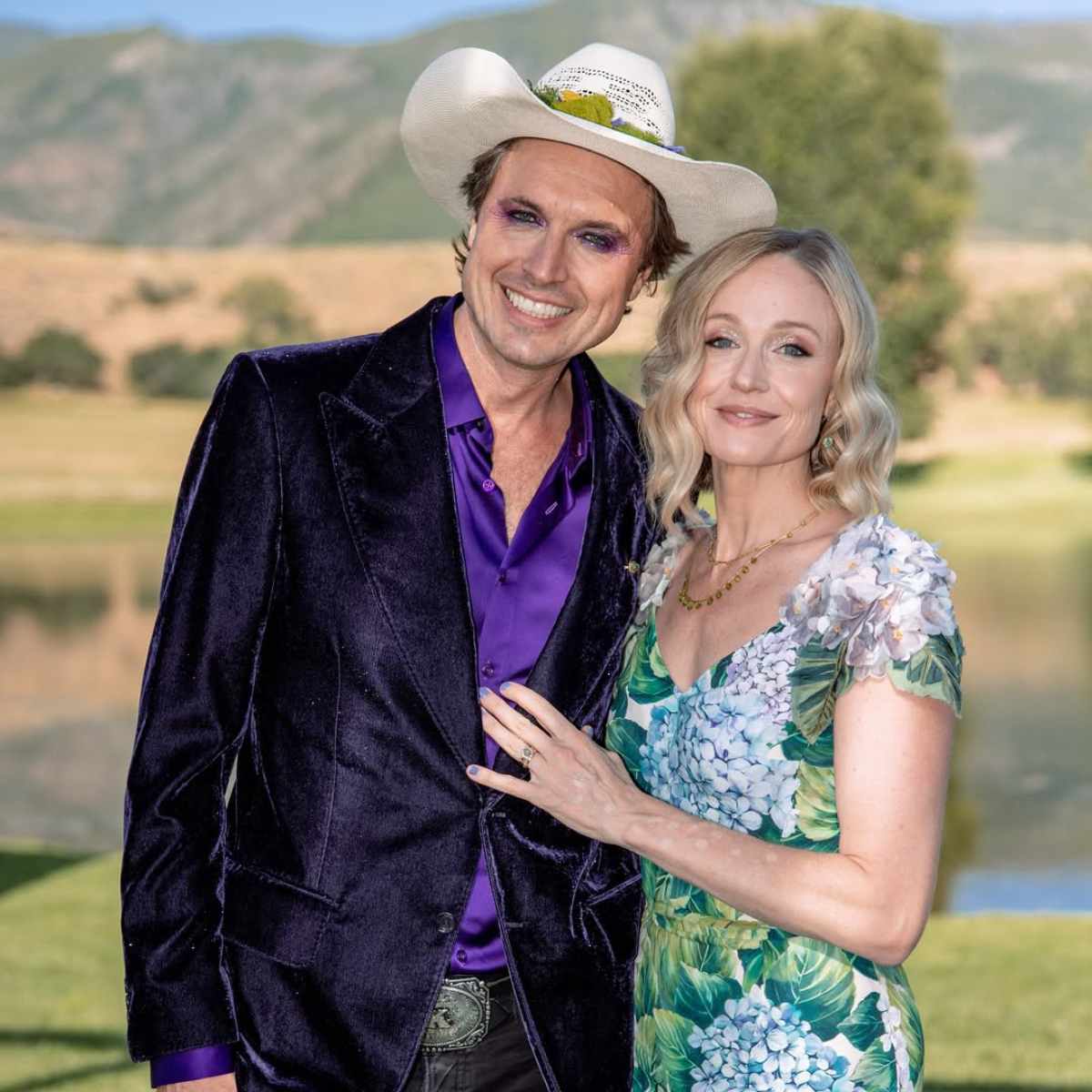 Kimbal Musk está casado con Christiana Wyly.