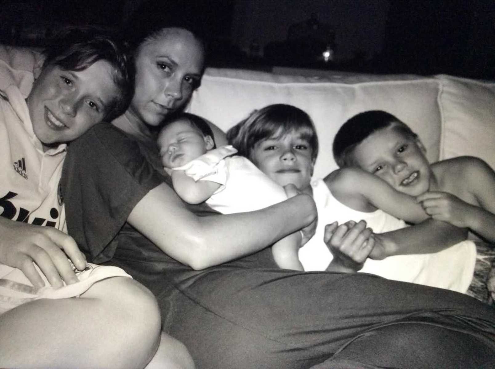 Victoria y Dvaid Beckham lamentan que su hijo haya tomado distancia de ellos.