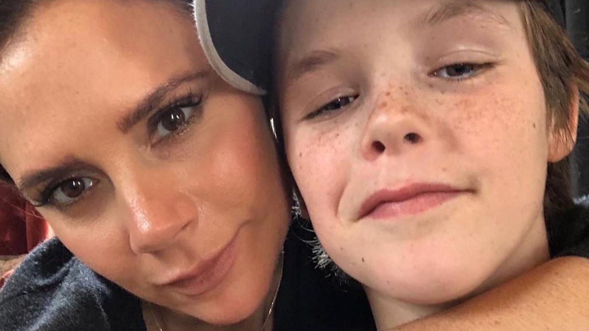 Victoria Beckham empieza a padecer por el distanciamiento de su hijo Brooklyn: su “peor pesadilla”