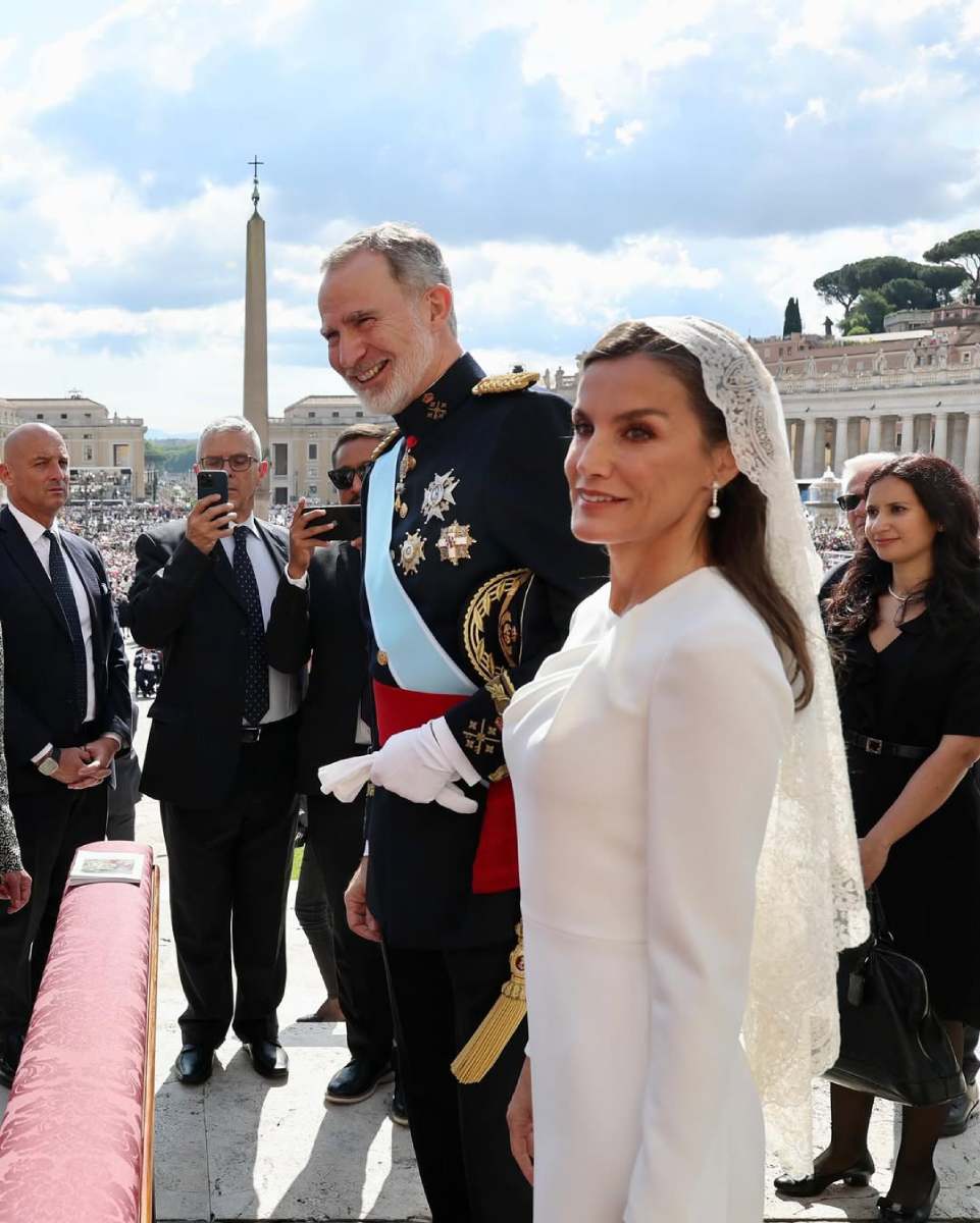 Felipe VI y Letizia acudieron a la misa de inicio del pontificado de León XIV.
