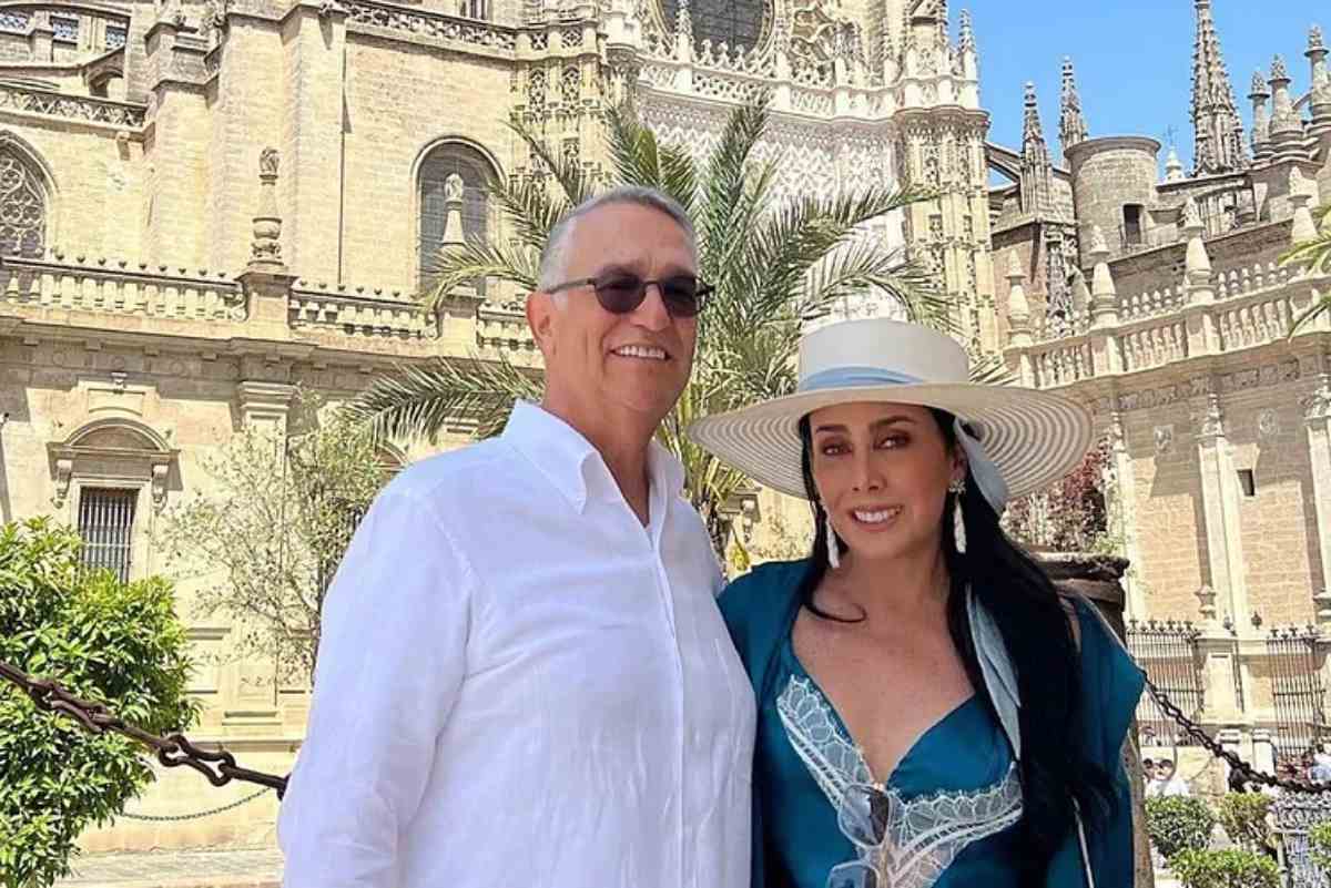 Ricardo Salinas Pliego y María Laura Medina de Salinas en Sevilla en 2022.