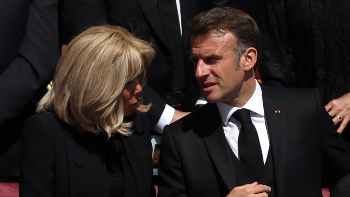 Lo que destapó la ‘cachetada’ de Brigitte a Emmanuel Macron sobre su relación y la popularidad del presidente francés
