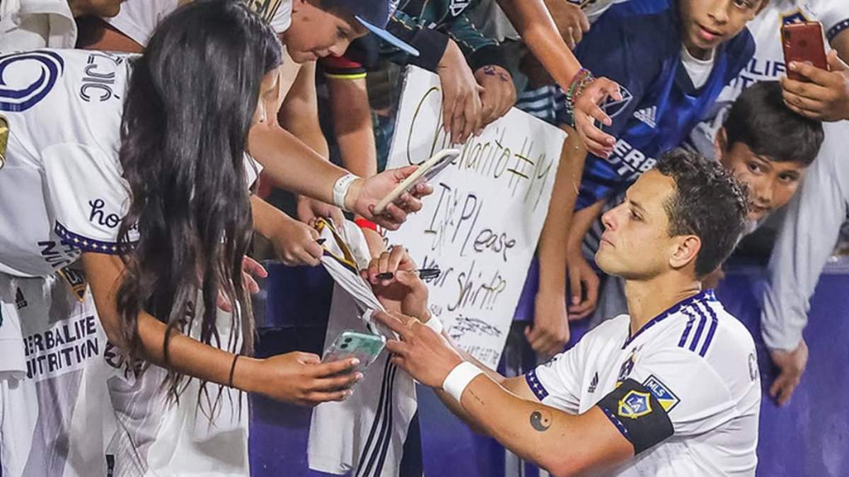Ellas han sido las exparejas del Chicharito Hernández y así es cómo han terminado sus relaciones