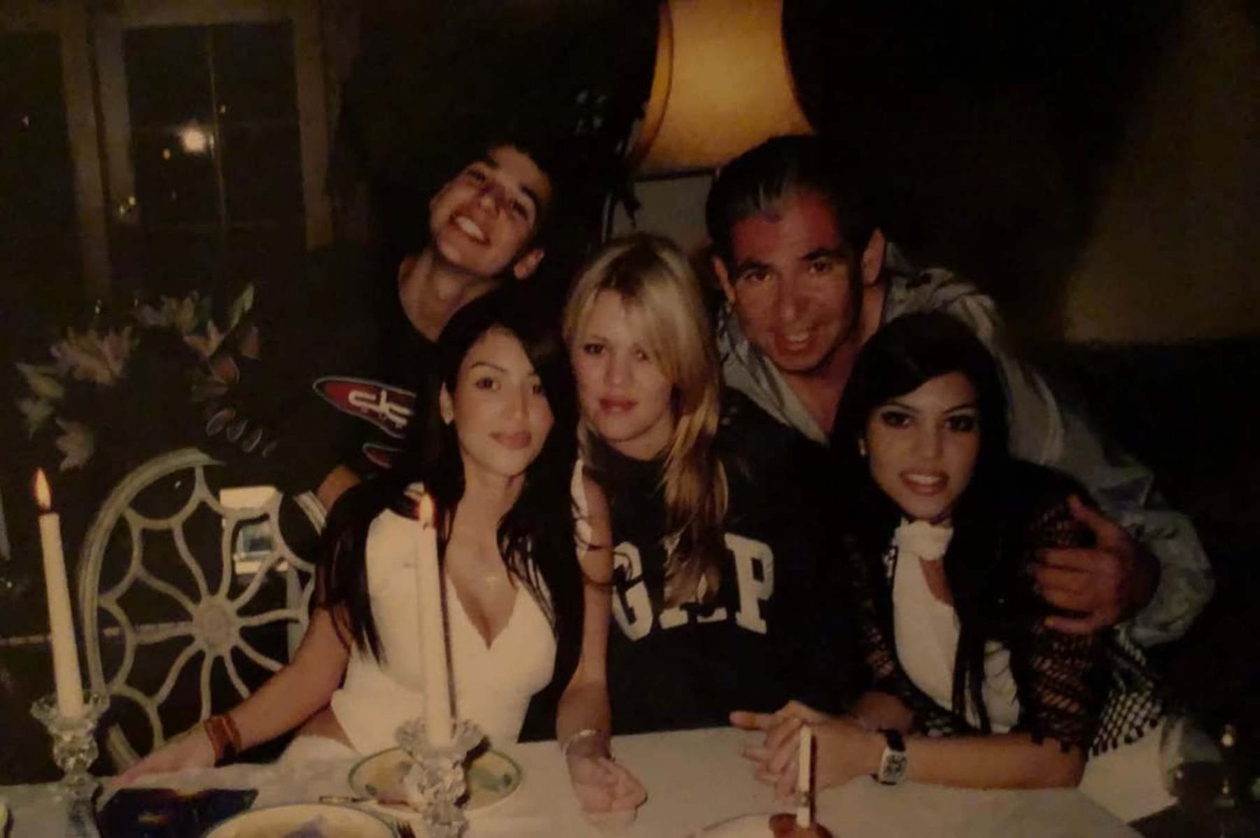 Robert es el único hijo varón del matrimonio entre Robert Kardashian y Kris Jenner.