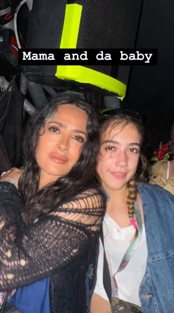 Salma Hayek compartió durante el Festival de Glastonbury junto a su hija Valentina Paloma.