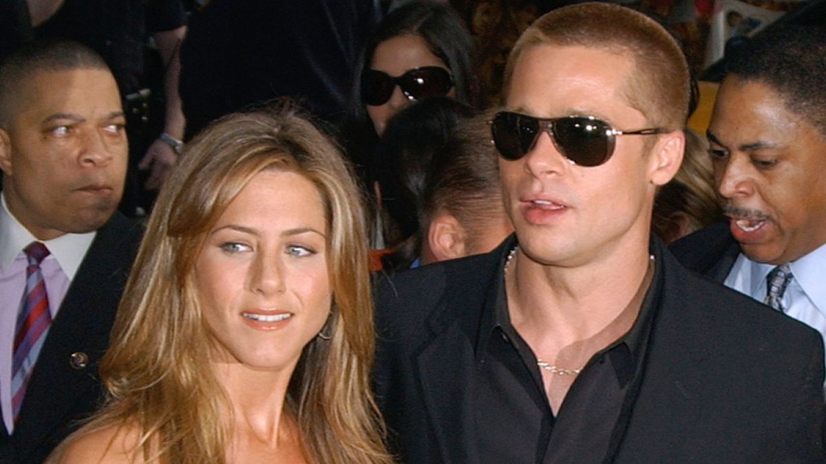Brad Pitt ‘opina’ sobre la nueva relación de Jennifer Aniston con el hipnotizador Jim Curtis
