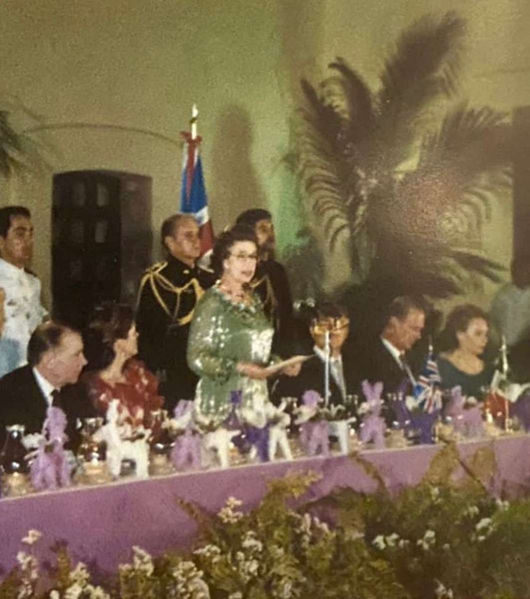 La reina Isabel II visitó dos veces México, en 1975 y en 1983.