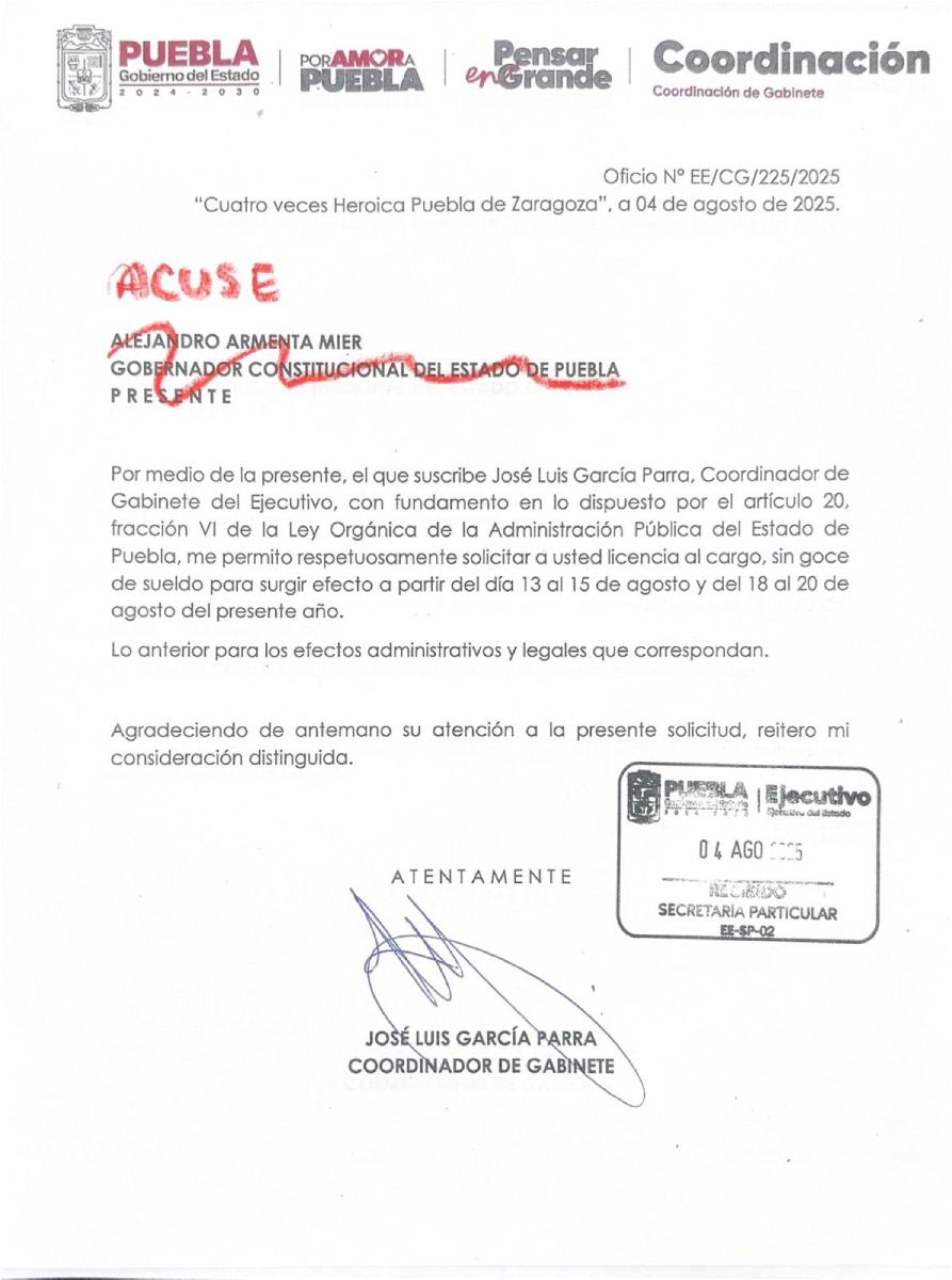 A través de redes sociales, el político poblano compartió el documento de permiso para ausentarse de sus funciones.