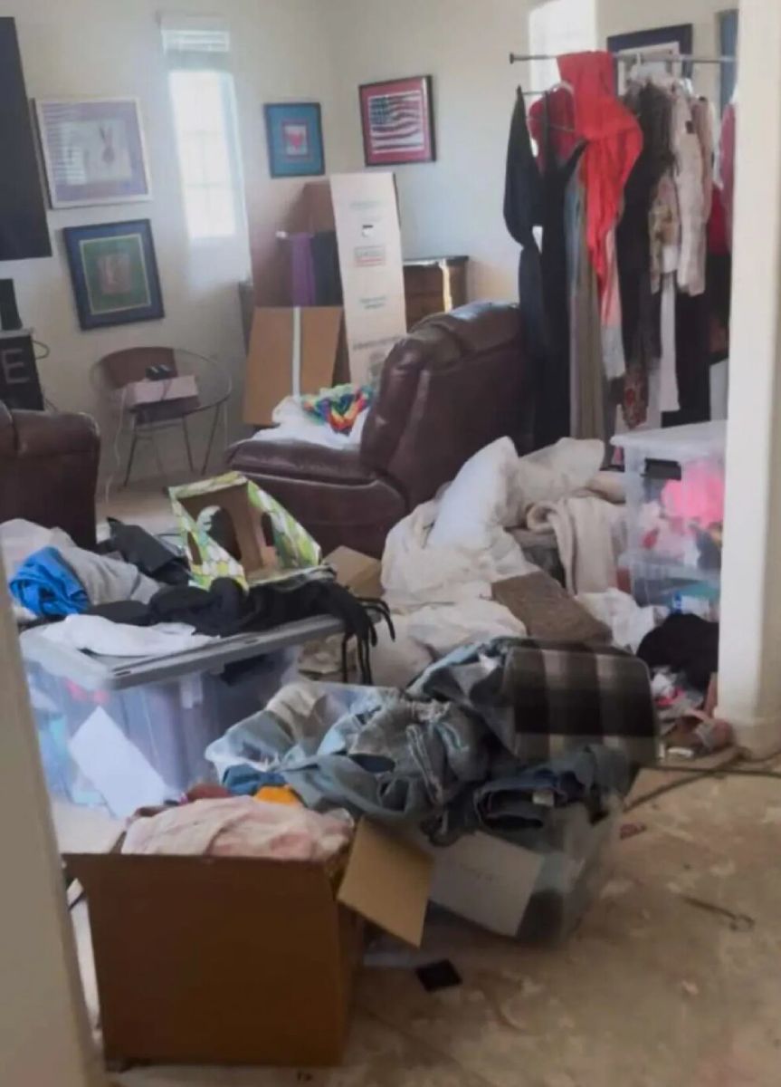 Denise Richards presentó pruebas para acusar que Aaron Phypers destrozó la que fuera su casa.