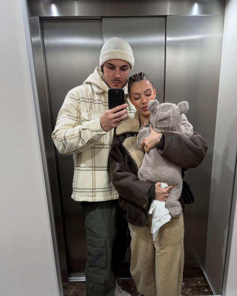 Mar Flores se convirtió en abuela en diciembre del 2024 con el nacimiento de su nieto Carlo, hijo de su hijo Carlo Costanzia y Alejandra Rubio.