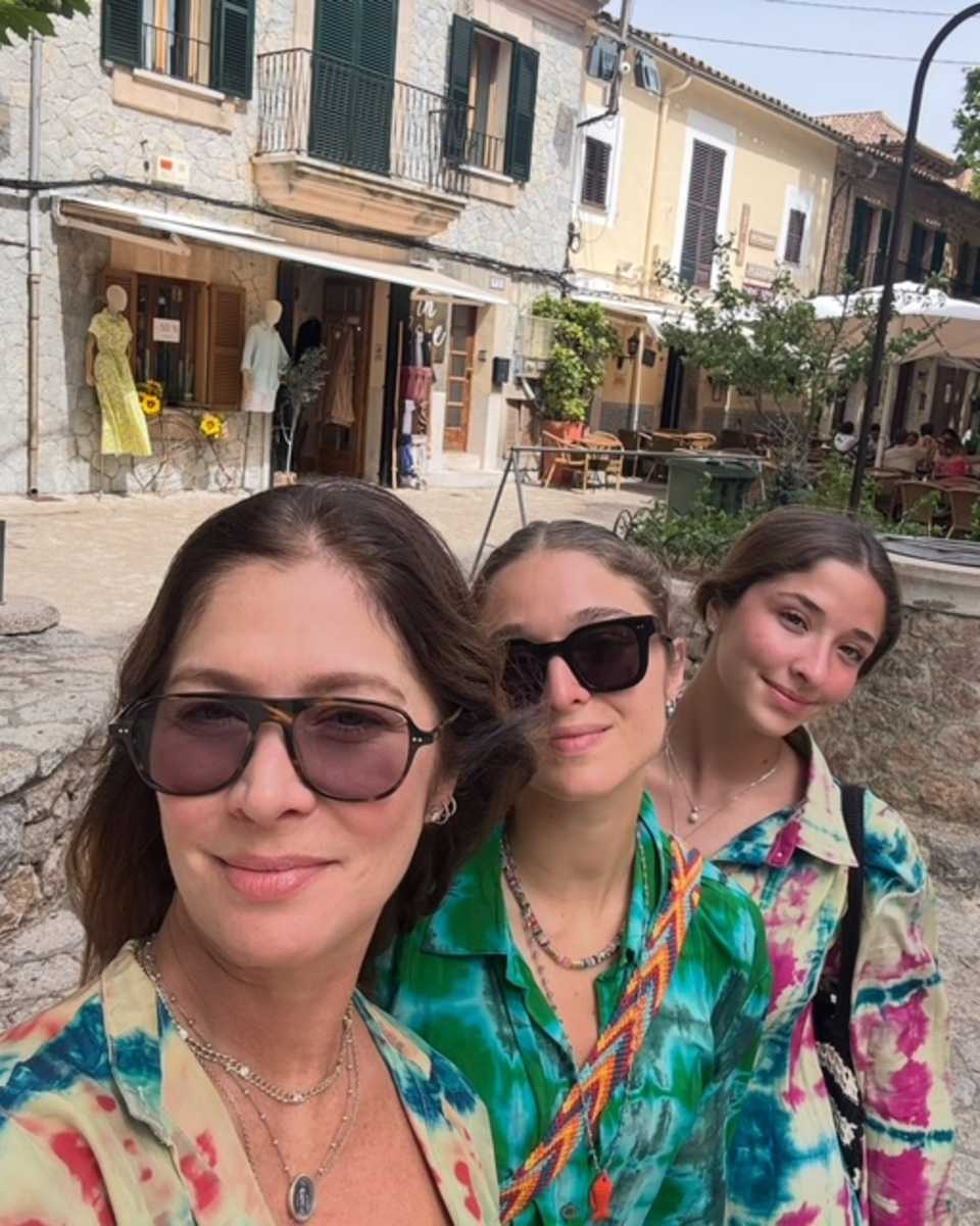 Marlene de la Garza y sus hijas disfrutando de su verano en Mallorca.