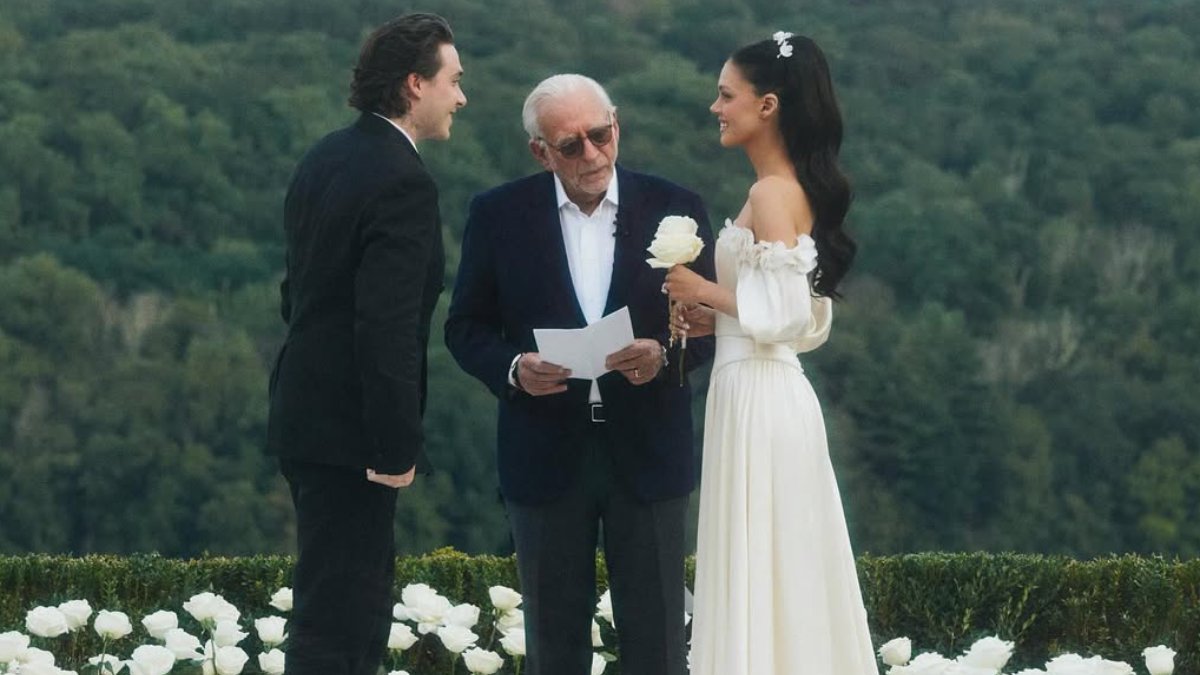Brooklyn Beckham y Nicola Peltz publican las fotos de su renovación de votos, un golpe duro y directo para Victoria y David