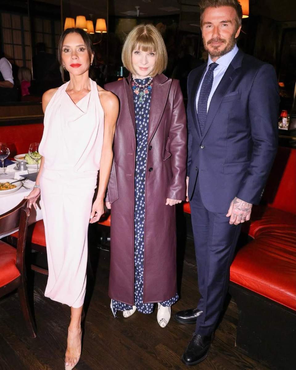 Fuentes cercanas aseguran que aunque no son amigas, Victoria Beckham y Anna Wintour mantienen una buena relación profesional.