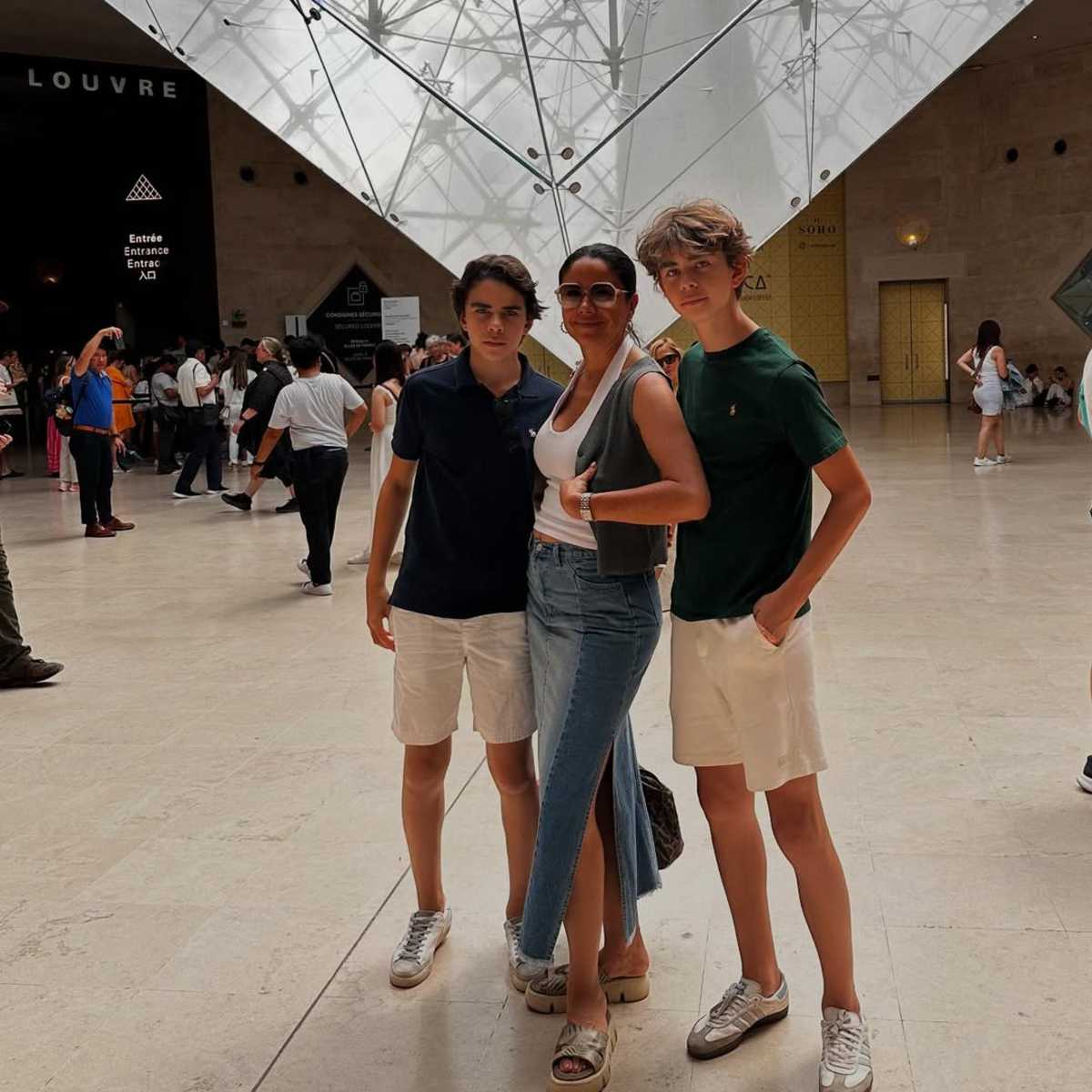 Foto compartida por Paola Rojas por el cumpleaños 14 de sus hijos Leonardo y Paolo.