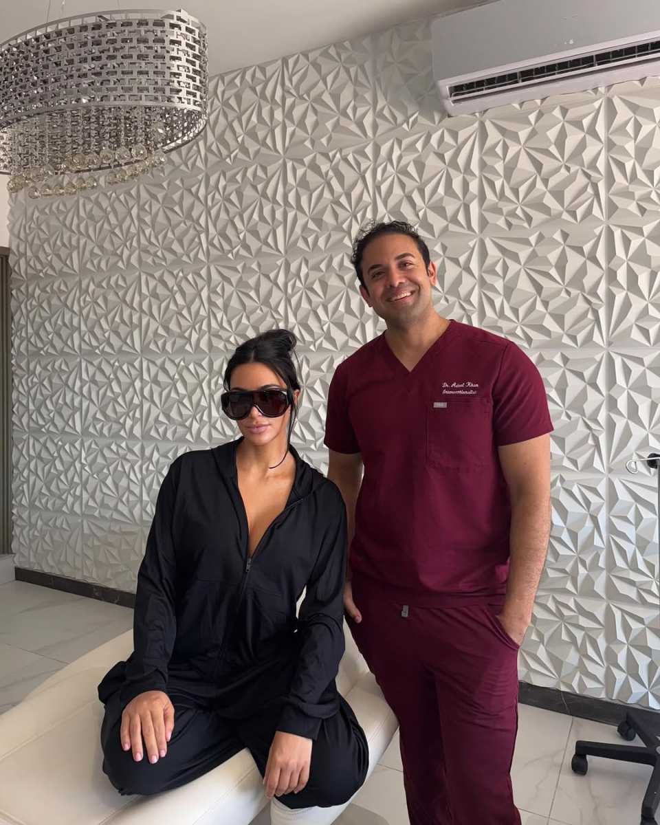 Kim Kardashian en la clínica Eterna Health de México para someterse a la terapia Muse.