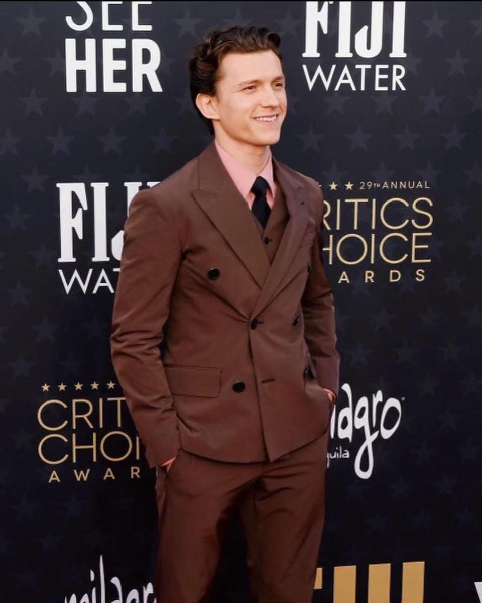El actor Tom Holland, quien actualmente interpreta a Spider Man en el cine, es uno de los fuertes contendiente en quedarse con el papel de James Bond.