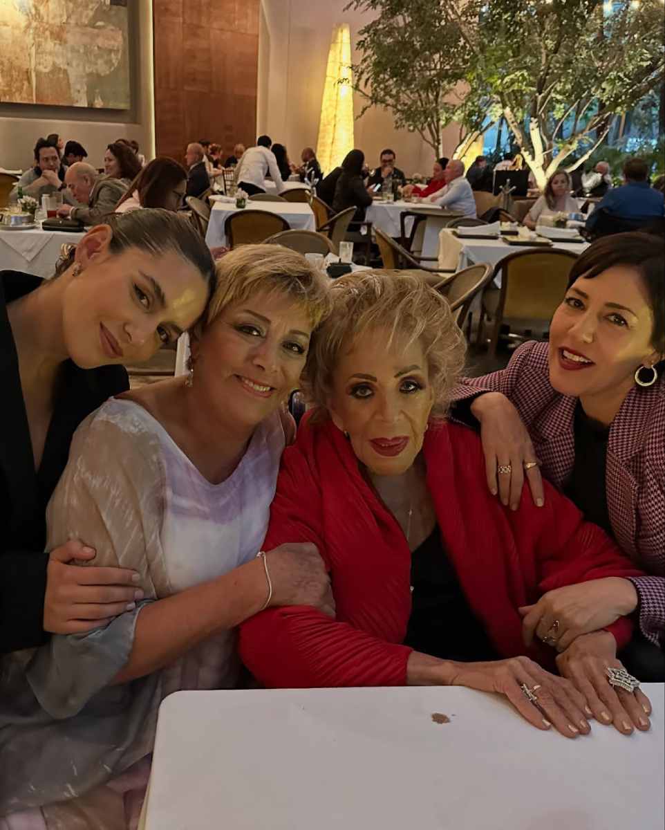 Según Camila Valero, su familia ha estado más unida desde la muerte de Silvia Pinal.