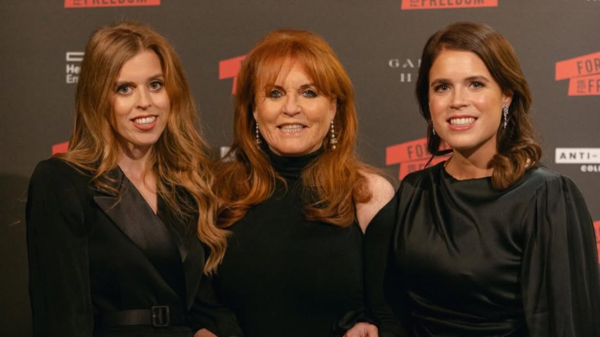 Sarah Ferguson quedó fuera de algunos patronatos, aunque sus hijas no, tras el escándalo del mail que le mandó a Jeffrey Epstein.