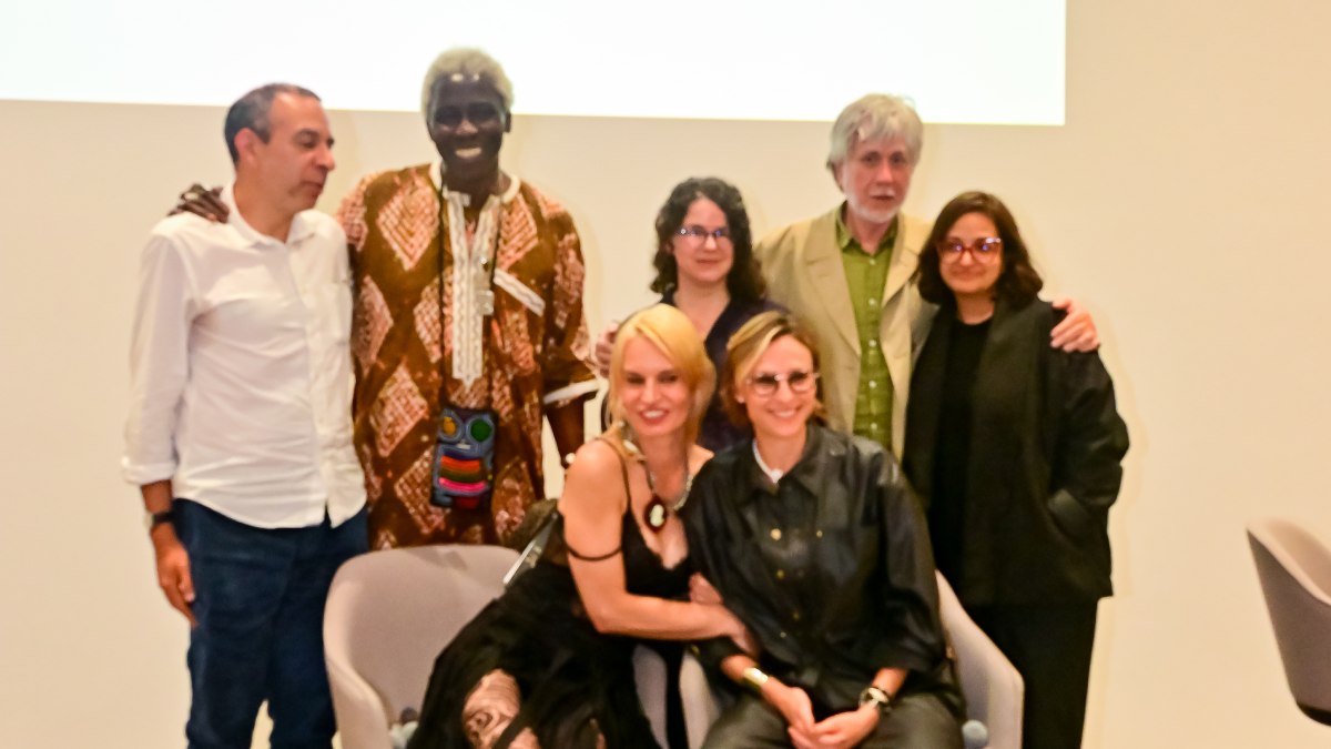 Presenta Fernanda Roel su libro ‘Ejercicio de colaboración’ en el Museo Jumex