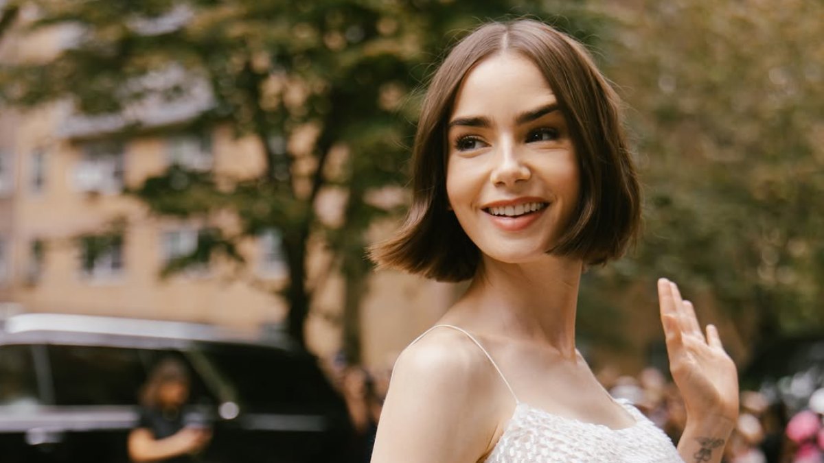 Minimalismo que habla: Veronica Leoni reinventa Calvin Klein SS26