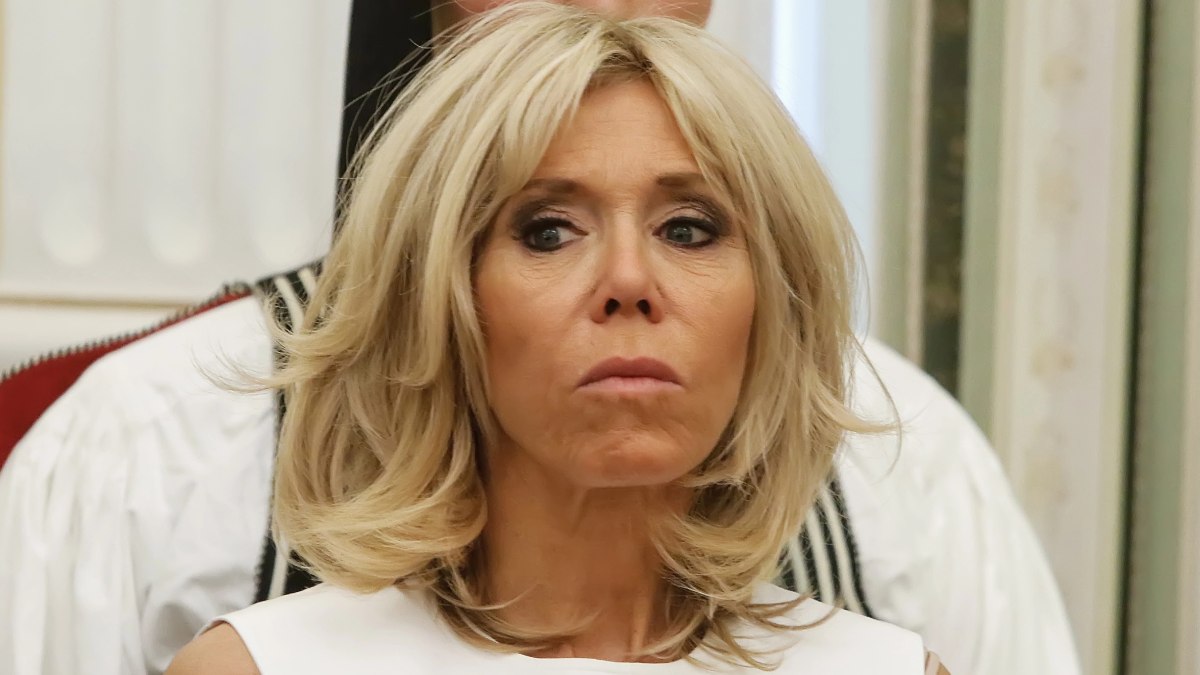 Los Macron están dispuestos a todo para demostrar que Brigitte nació mujer: las pruebas que presentarán ante tribunal