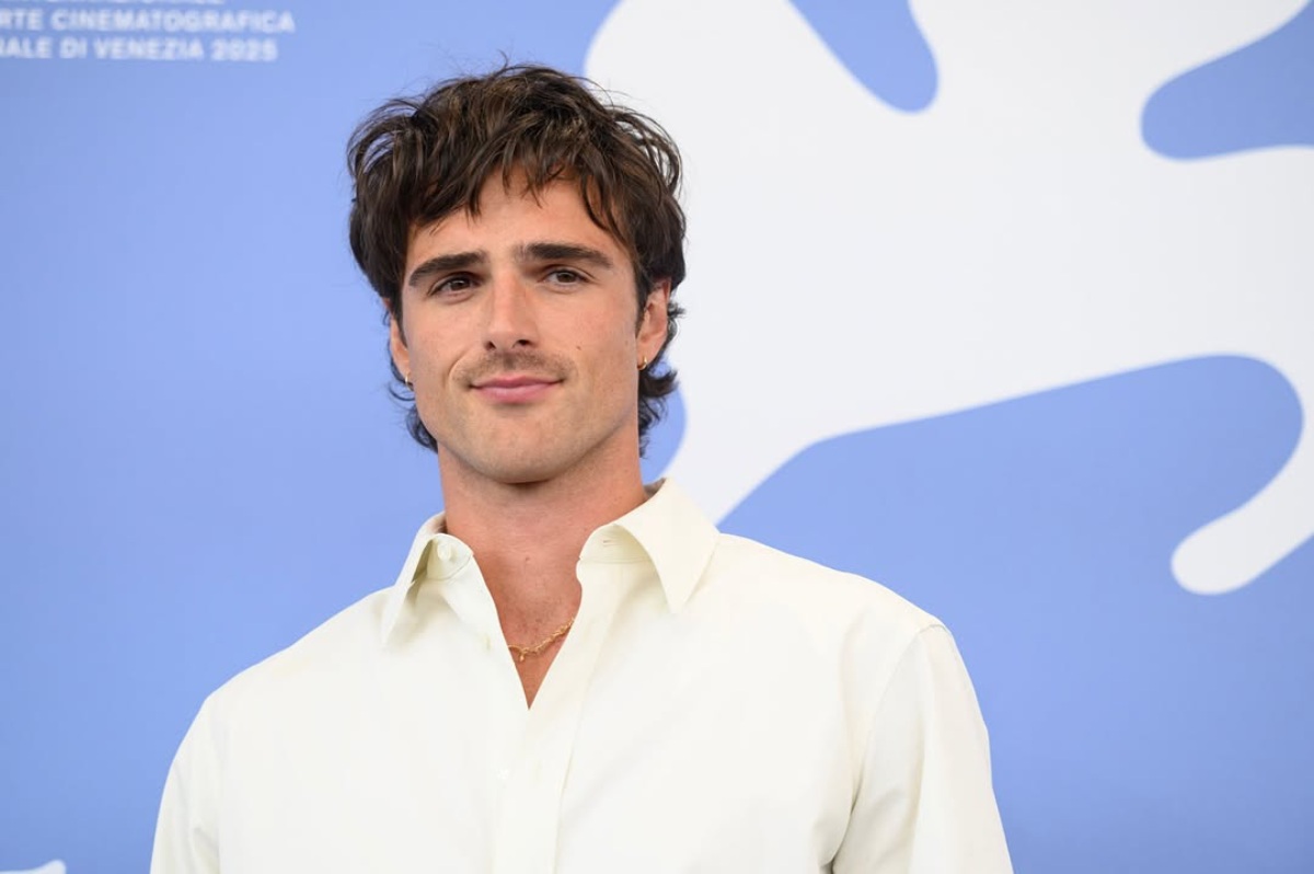 Jacob Elordi, ex de Kaia, también acudió al Festival de Venecia para presentar la cinta "Frankenstein" del mexicano Guillermo del Toro.