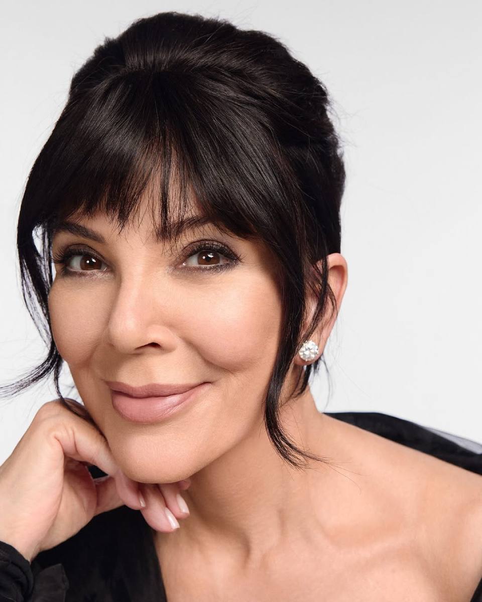 Kris Jenner sorprende en la nueva campaña de MAC Cosmetics.