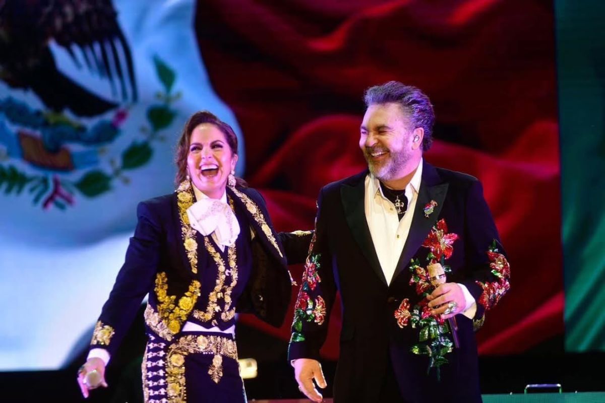 Lucero y Mijares se encargaron de poner el ambiente en los festejos realizados en la explanada del Parque Central de Tuxtla Gutiérrez.