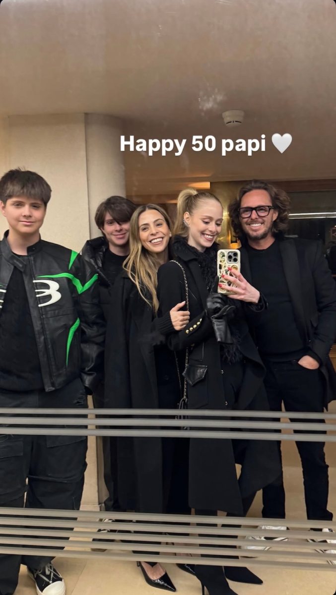 oreto Peralta compartió en sus redes sociales algunas imágenes de su álbum personal, con motivo del cumpleaños 50 de su padre, Juan Carlos Peralta.