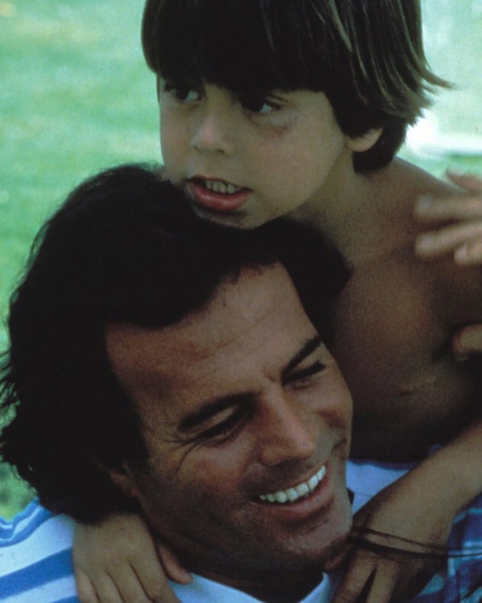 Julio Iglesias se llevó a sus hijos Chábeli, Julio y Enrique a vivir a Miami.
