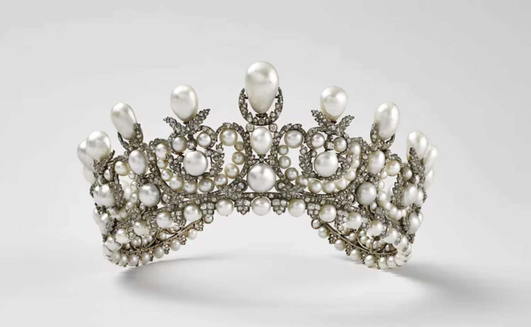 Diadema de diamantes y perlas de la emperatriz Eugenia de Montijo.