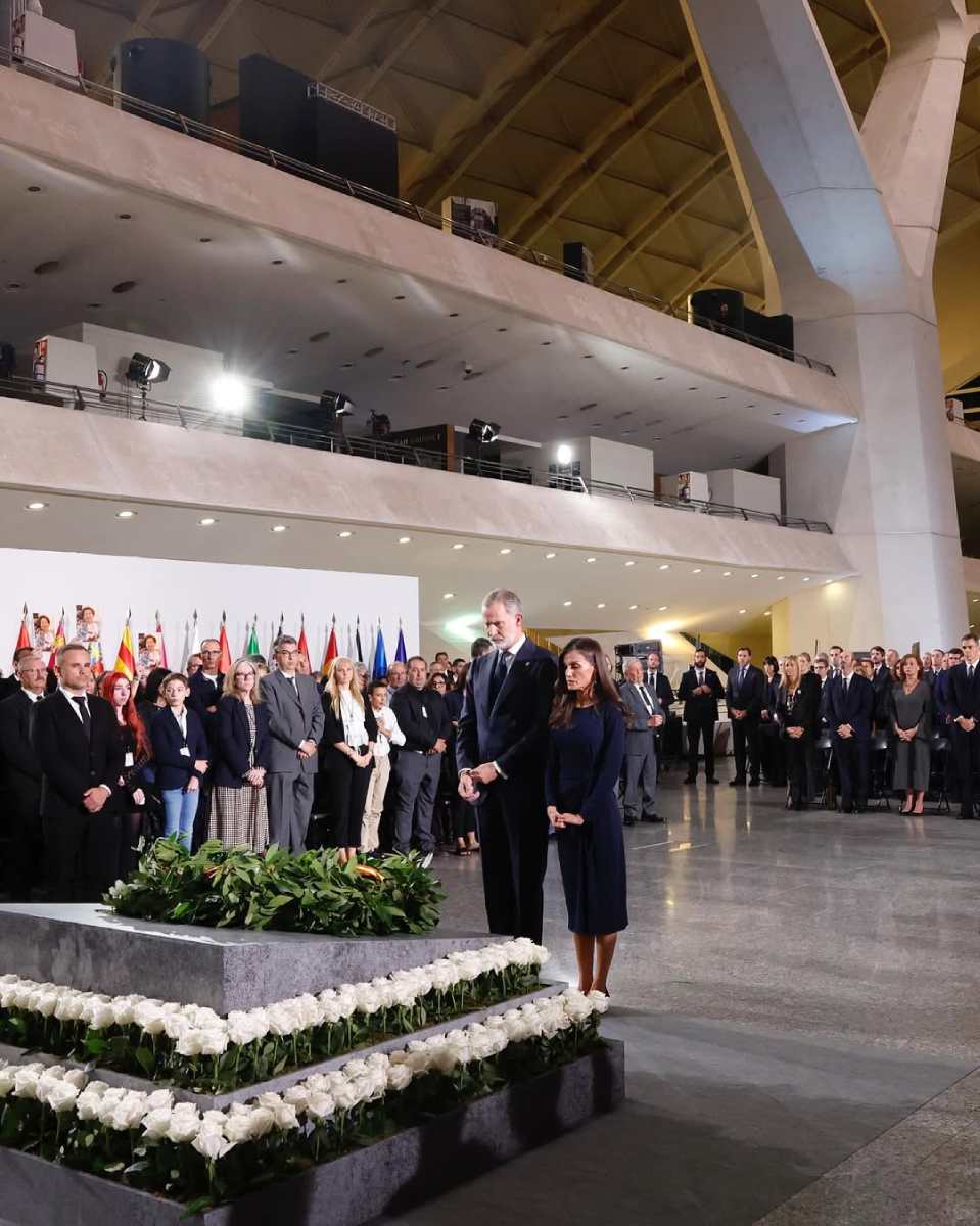 Los reyes de España mostraron sus condolencias a un año de la tragedia de la DANA.