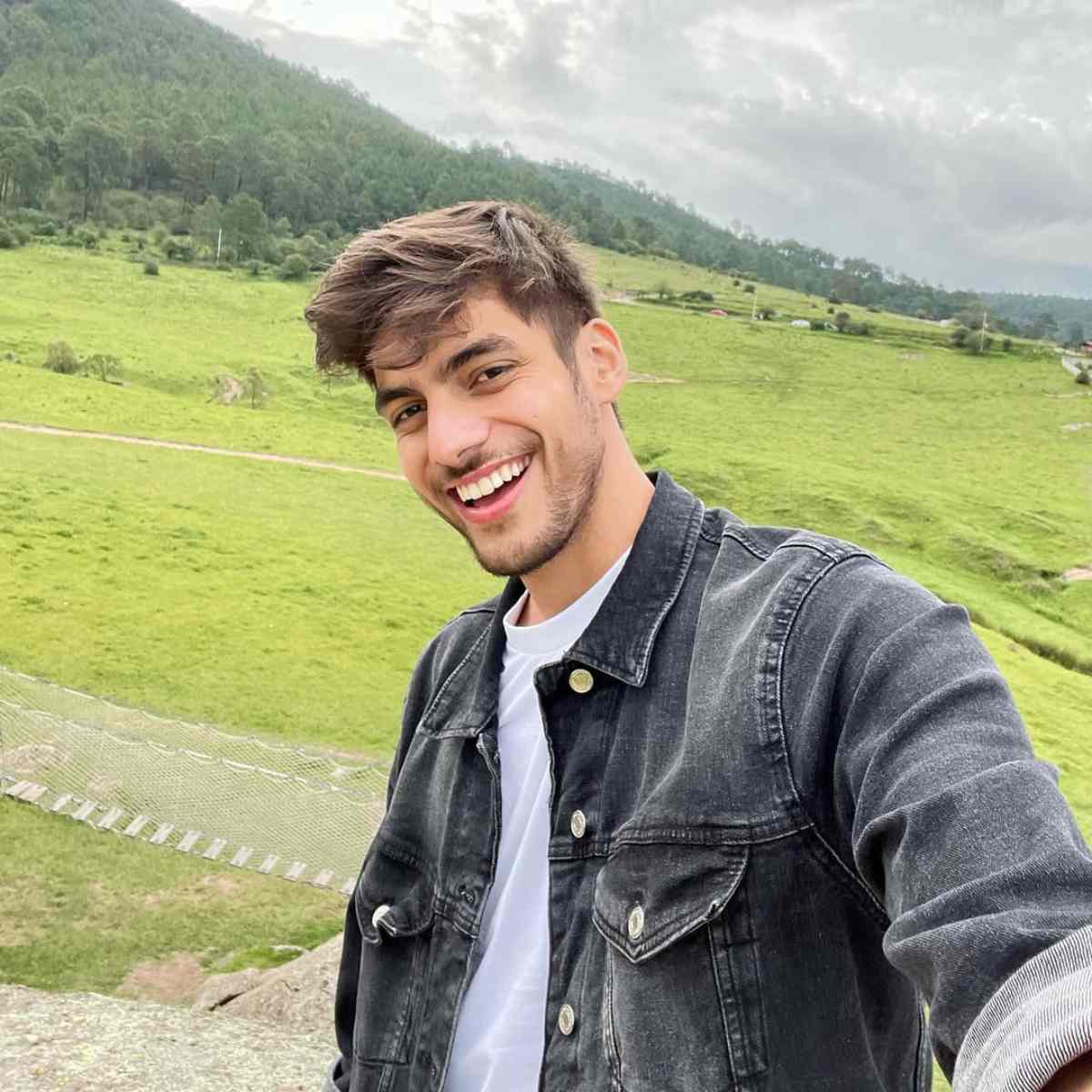 César Echeverría fue el joven que conquistó a Belinda en su concierto de Guadalajara.