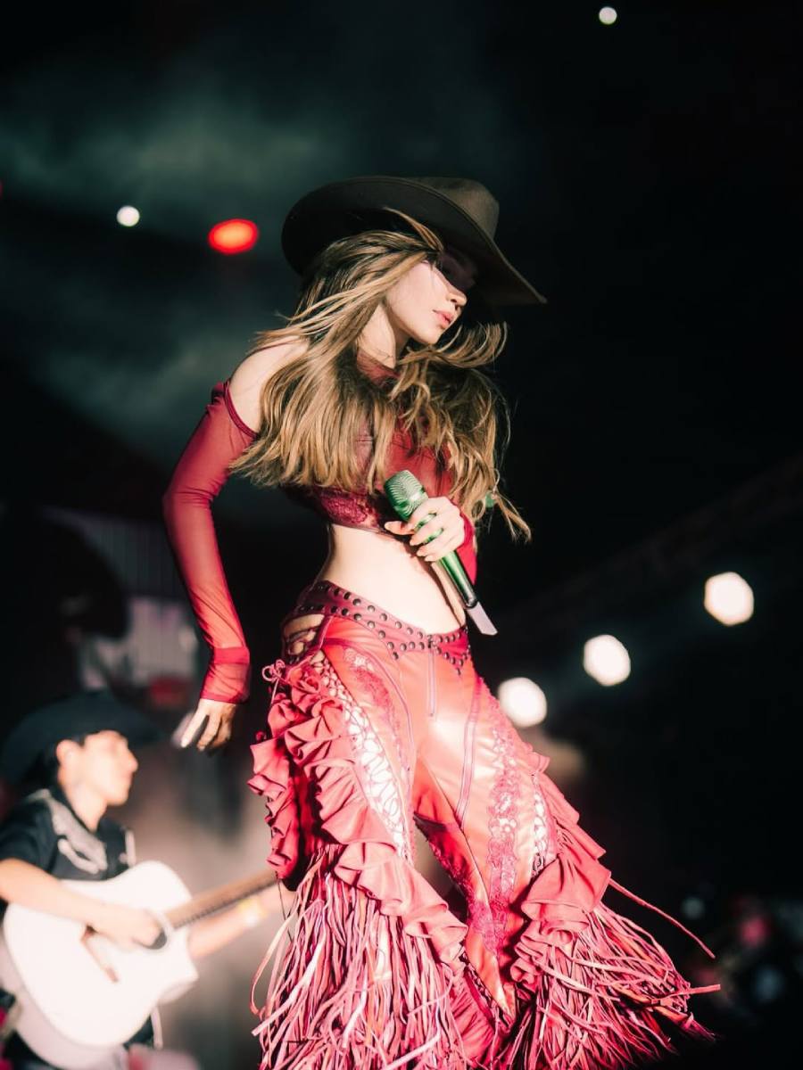 Belinda se presentó con gran éxito en Guadalajara.