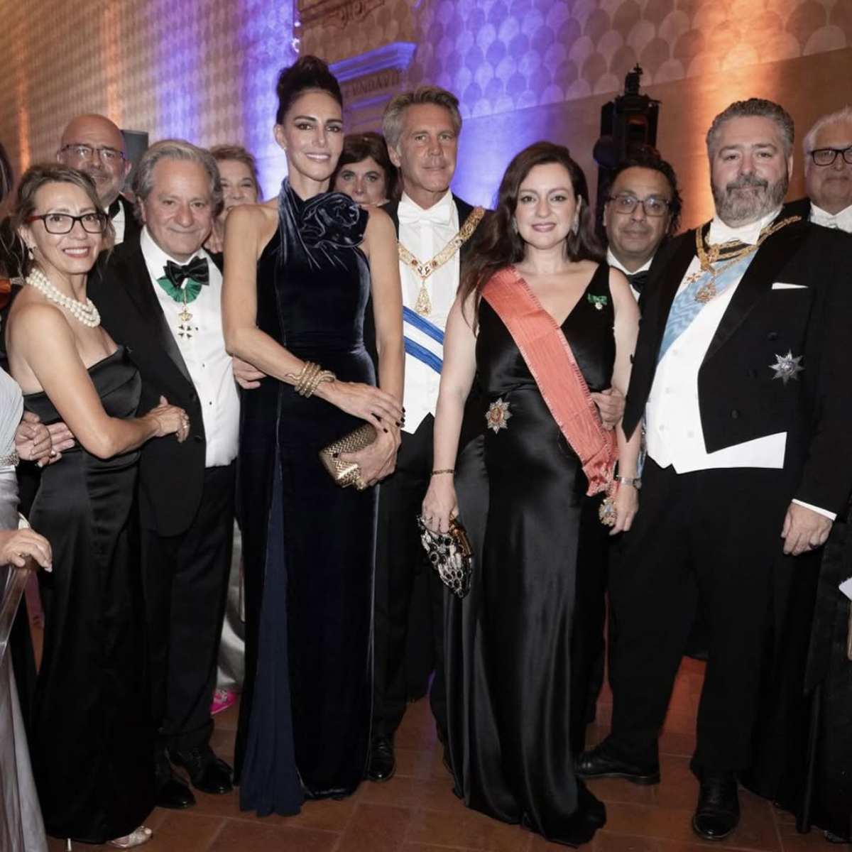 La mexicana Adriana Abascal y su pareja Manuel Filiberto de Saboya estuvieron en un evento oficial realizado en la Basílica de San Juan de Letrán.